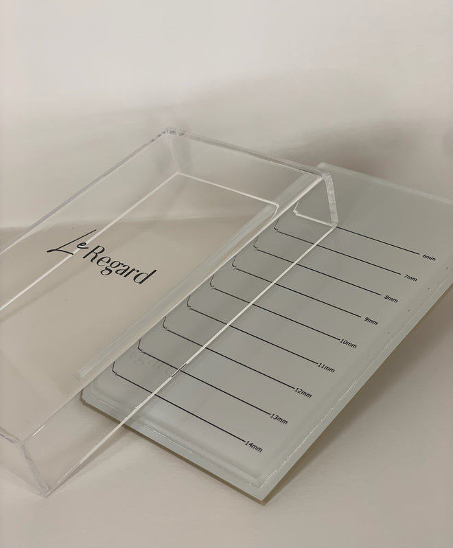 Palette with cover